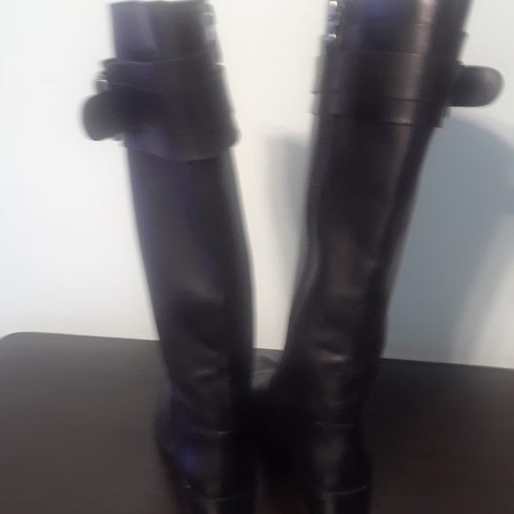 Boots - Picture 3 of 5